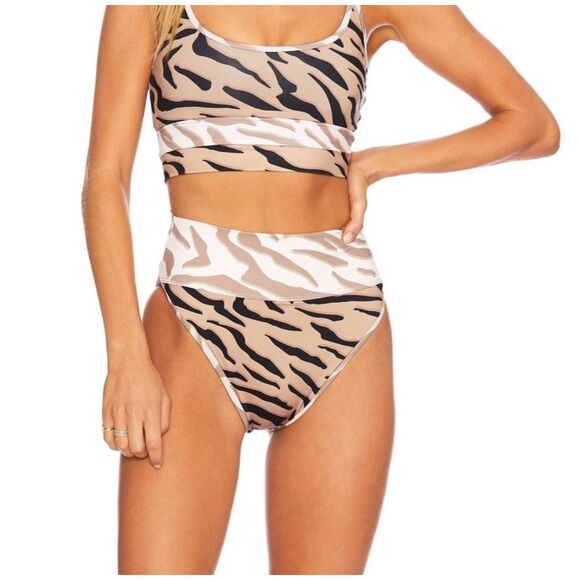 BEACH RIOT- TIGER STRIPED BIKINI SET- SIZE MEDIUM NWOT - Picture 1 of 7